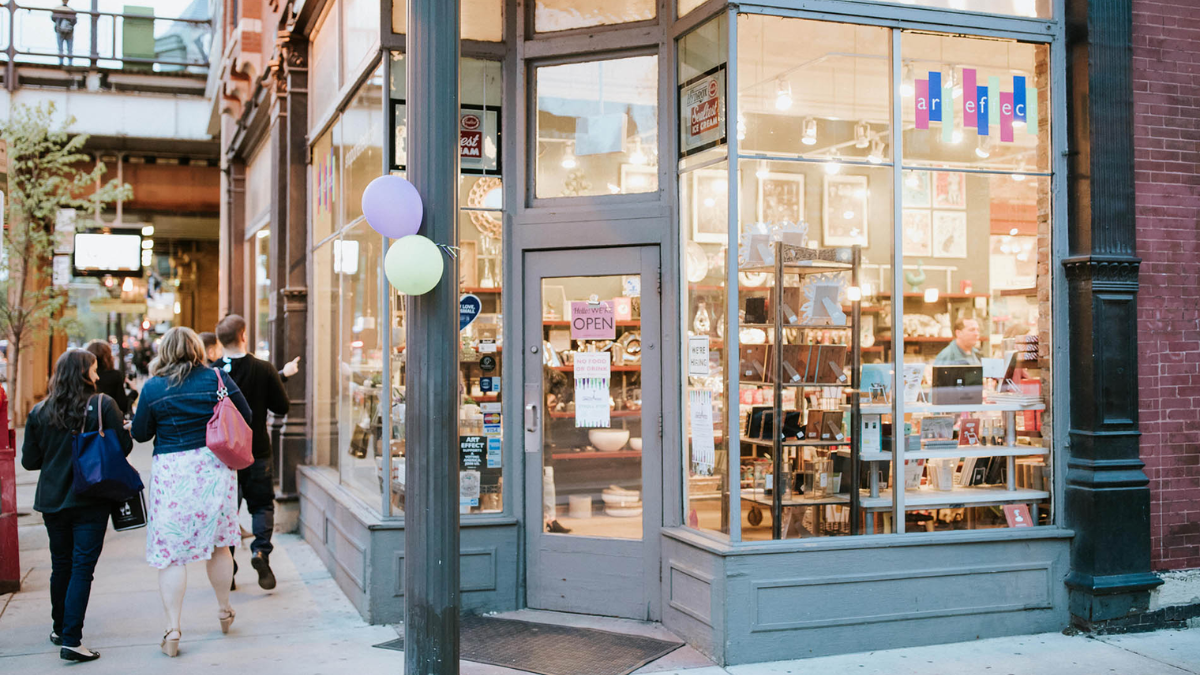 Armitage Avenue shopping in Lincoln Park