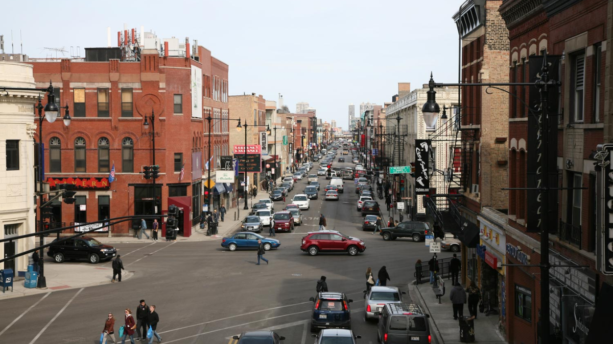 Damen Avenue shopping in Bucktown