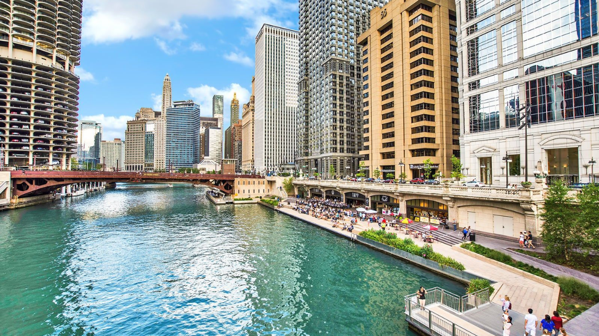The River North Gallery District streets